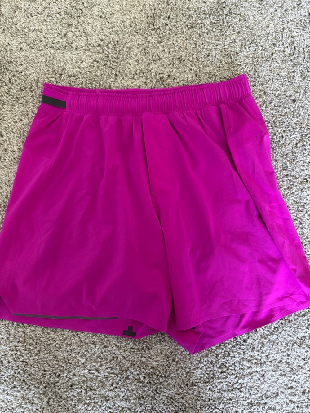 Men’s lululemon surge shorts GREAT condition lined
